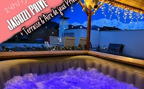 Le petit paradis au pied du Monte Blanco,jacuzzi privé, Rooftop,air de jeux